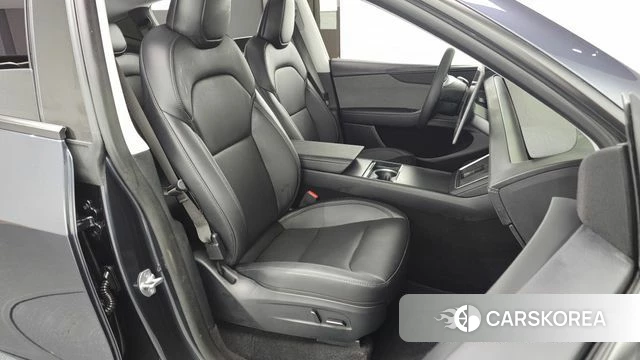 Tesla Model Y 2025 Серый из Кореи, фото 3