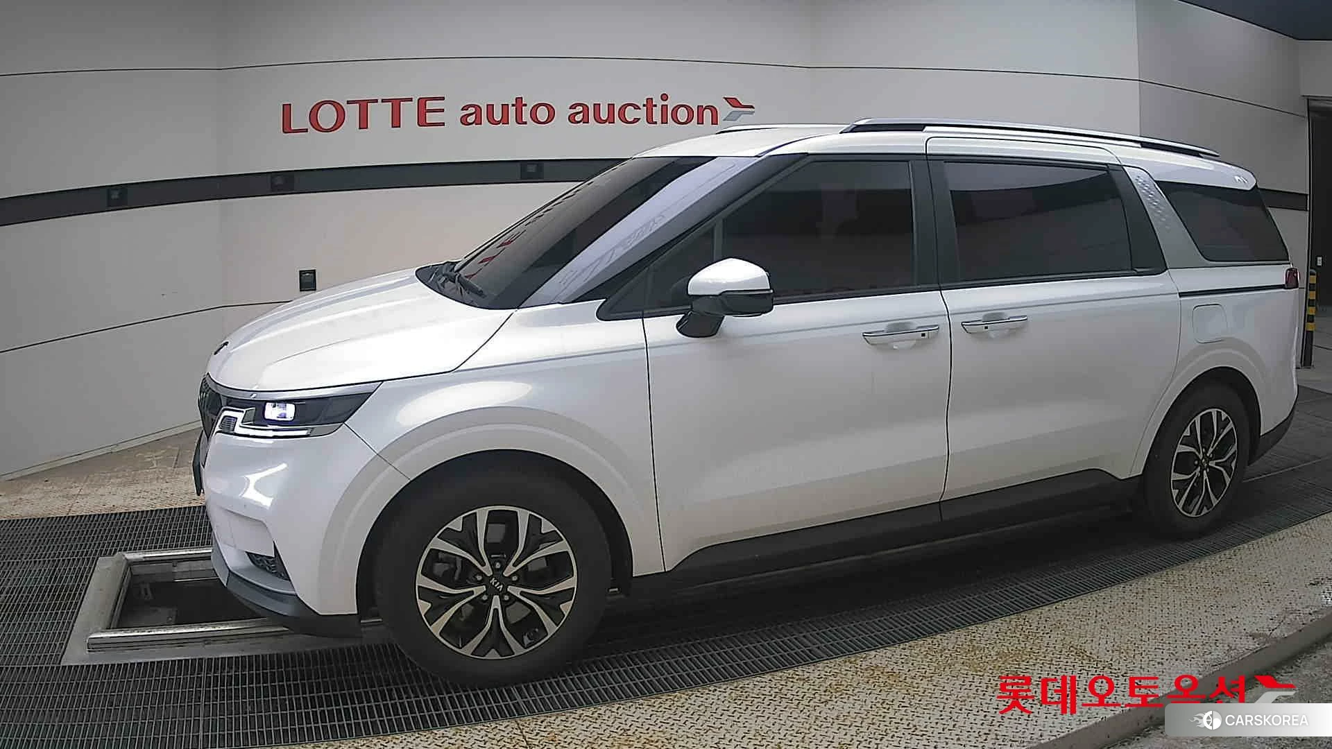 Kia Carnival 2021 Snow White Pearl (optional) из Кореи, фото 3