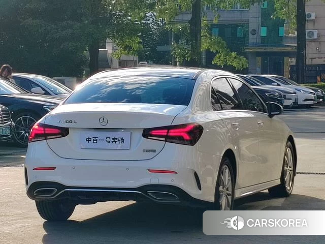 Mercedes-Benz Class A 2022 Белый из Китая, фото 3