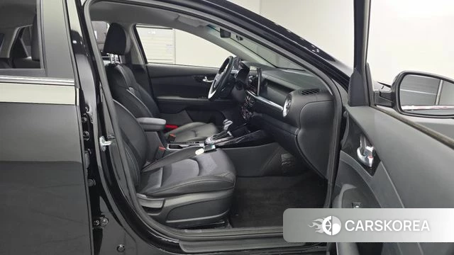 Kia The New K3 2nd generation 2024 Черный из Кореи, фото 3