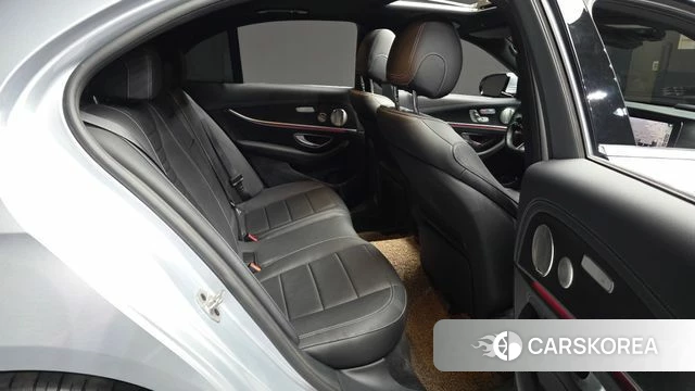 Mercedes-Benz E-Class W213 2022 Серебряный из Кореи, фото 3