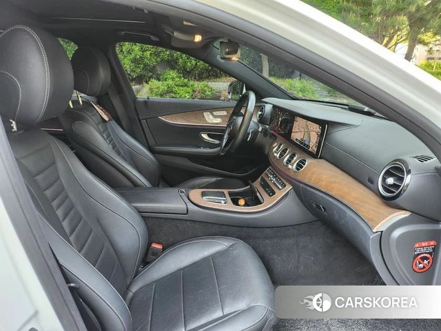 Mercedes-Benz E-Class W213 2021 Белый из Кореи, фото 3