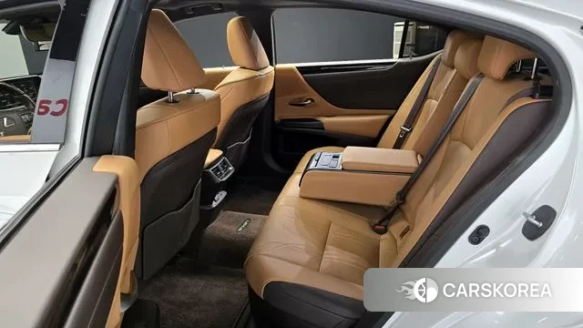 Lexus ES300h 7th generation 2020 Белый из Кореи, фото 3