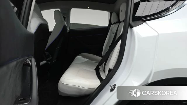 Tesla Model Y 2024 Белый из Кореи, фото 3