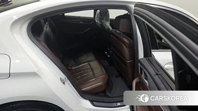 BMW 5 Series (G30) id 3307940 из Кореи 3