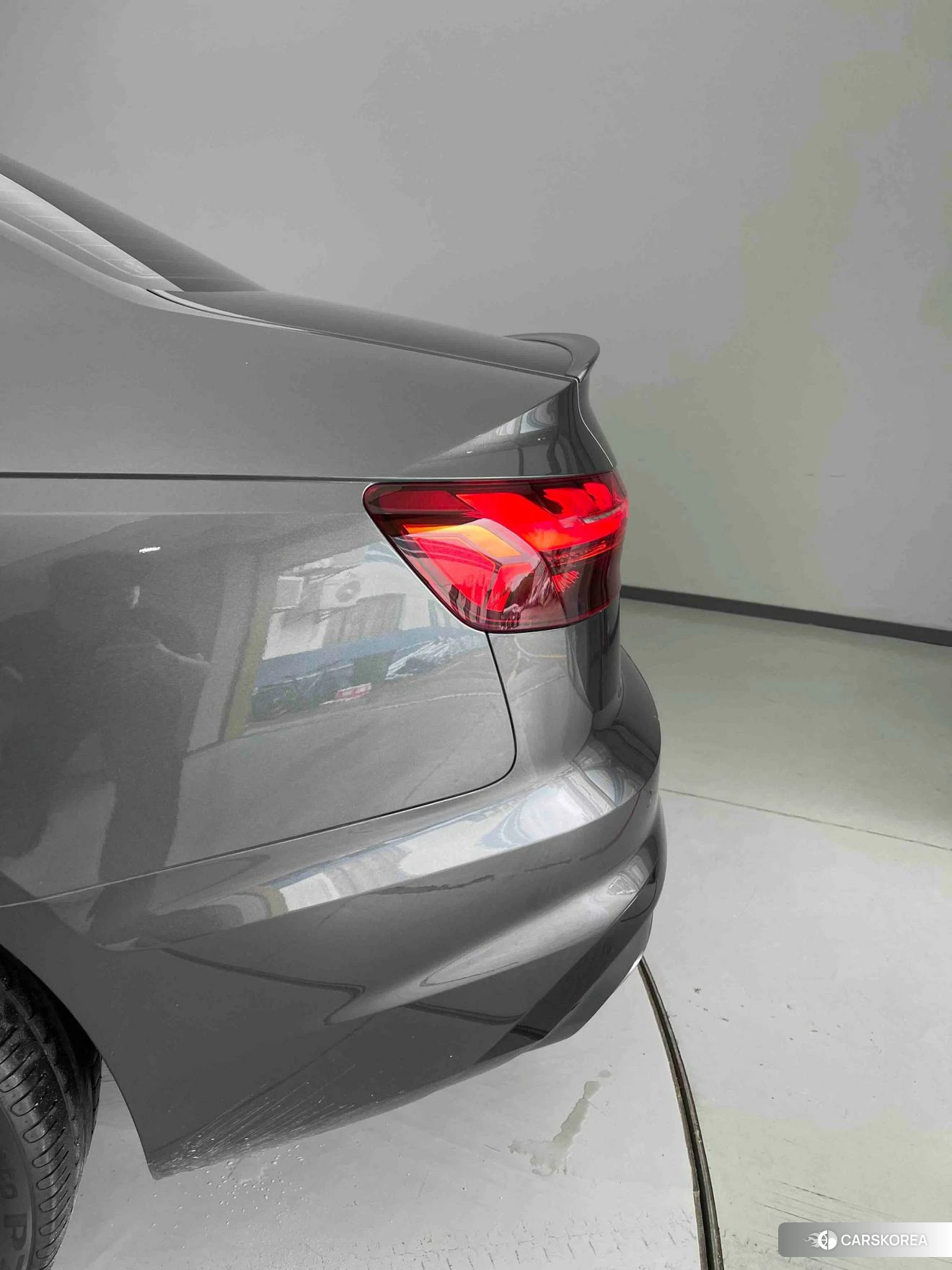 Audi A4L 2023 Темно-серый из Китая, фото 3