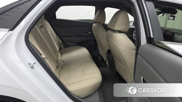 Hyundai Avante (CN7) 2022 Белый из Кореи, фото 3