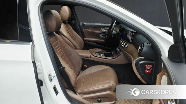 Mercedes-Benz E-Class W213 2021 Белый из Кореи, фото 3