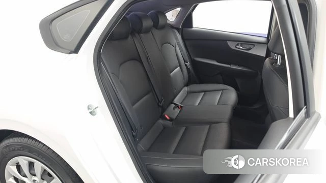Kia The New K3 2nd generation 2022 Белый из Кореи, фото 3