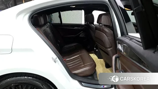 BMW 5 Series (G30) 2018 Белый из Кореи, фото 3