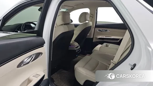 Genesis GV70 2023 Белый из Кореи, фото 3