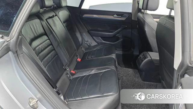 Volkswagen Arteon 2019 Серебристо-серый из Кореи, фото 3