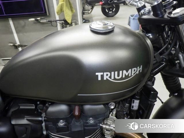 Проданный Triumph STREET TWIN 2023 из Японии, фото 5