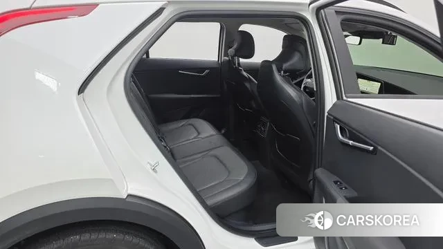 Kia Di Ol Nu Niro 2024 Белый из Кореи, фото 3