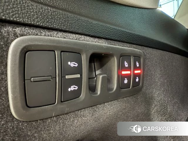 Audi Q7 2023 Черный из Китая, фото 3