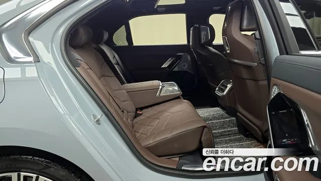 BMW 7 Series (G70) 2023 Серый из Кореи, фото 3