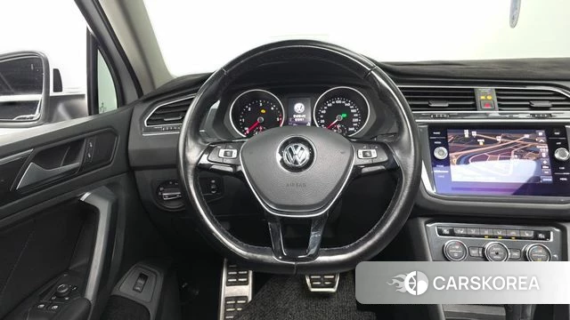 Volkswagen Tiguan second Generation 2020 Белый из Кореи, фото 3