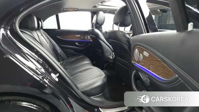 Mercedes-Benz E-Class W213 2018 Черный из Кореи, фото 3