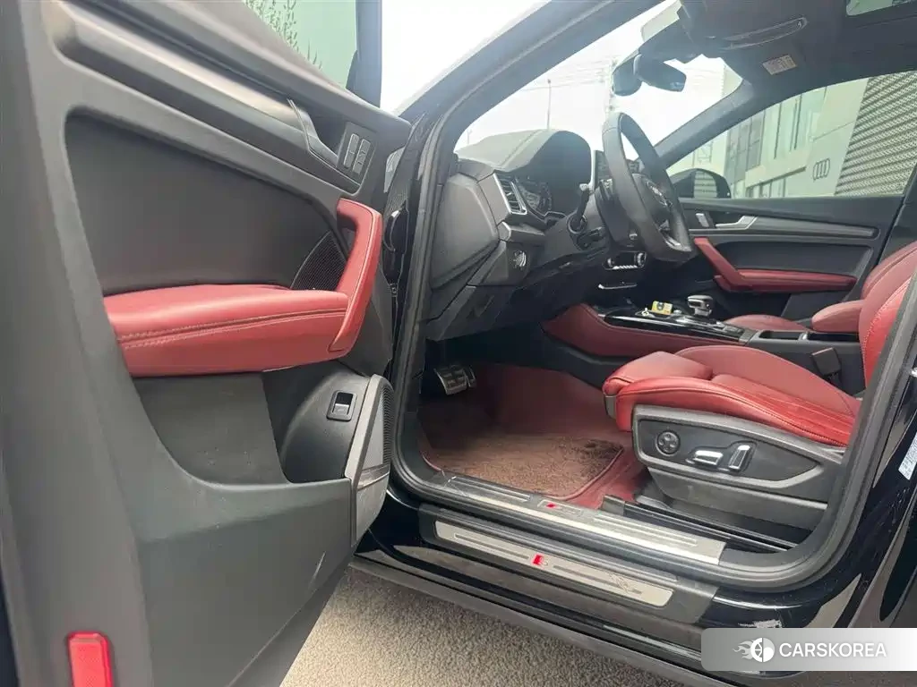 Audi Q5L 2024 Черный из Китая, фото 3