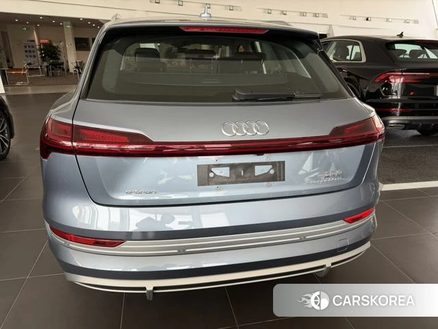 Audi e-tron 2026 Синий из Китая, фото 3