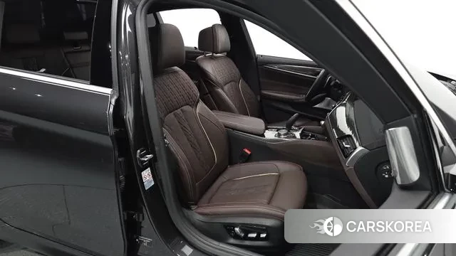 BMW 5 Series (G30) id 3718102 из Кореи 3