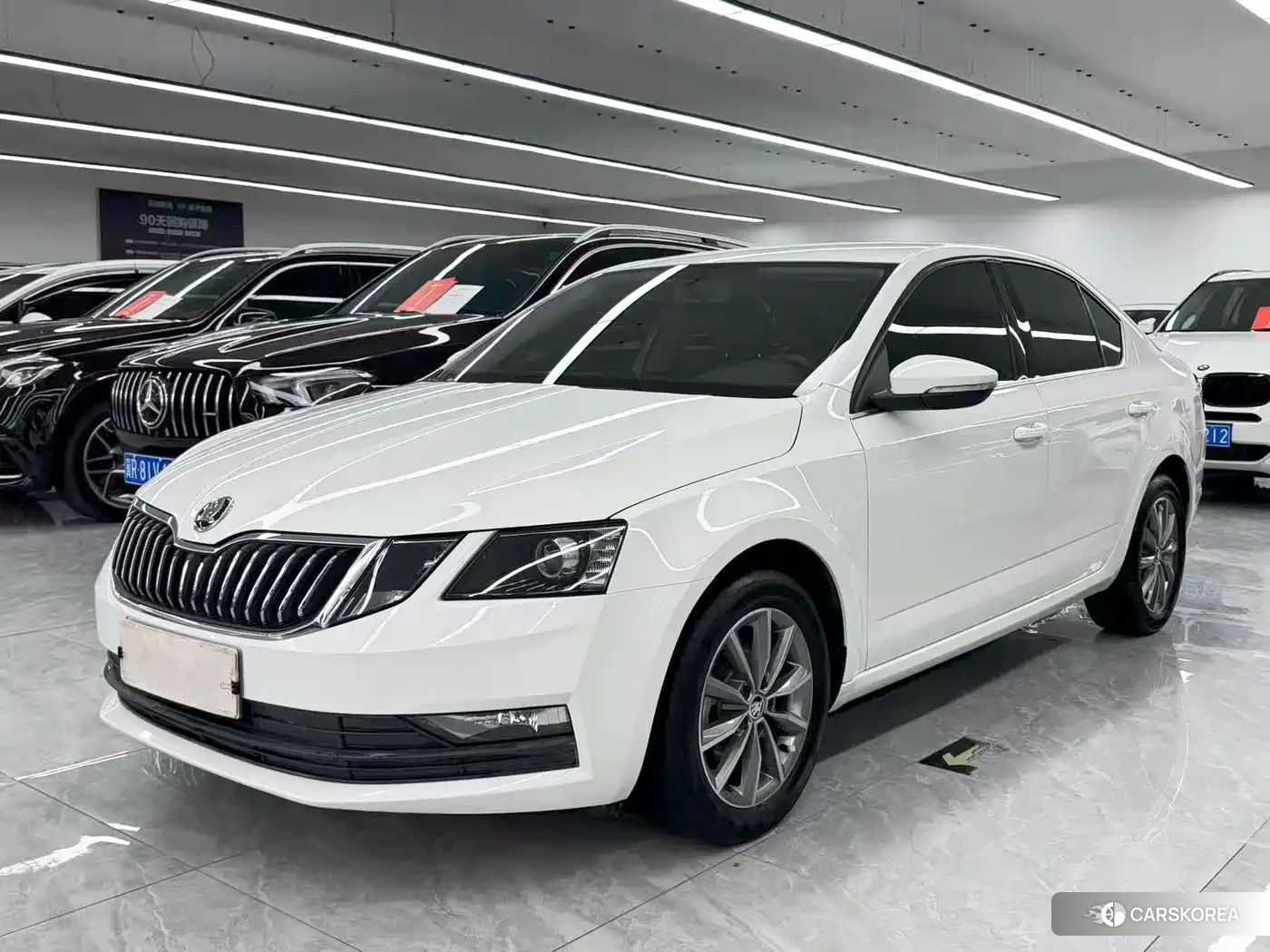 Skoda Octavia 2022 Белый из Китая, фото 4