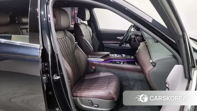 Genesis GV70 2023 Черный из Кореи, фото 3