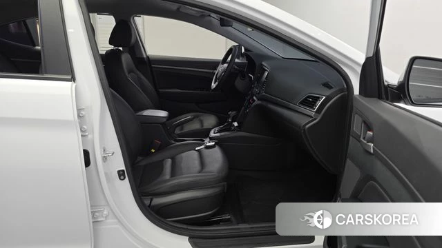 Hyundai Avante AD 2018 Белый из Кореи, фото 3