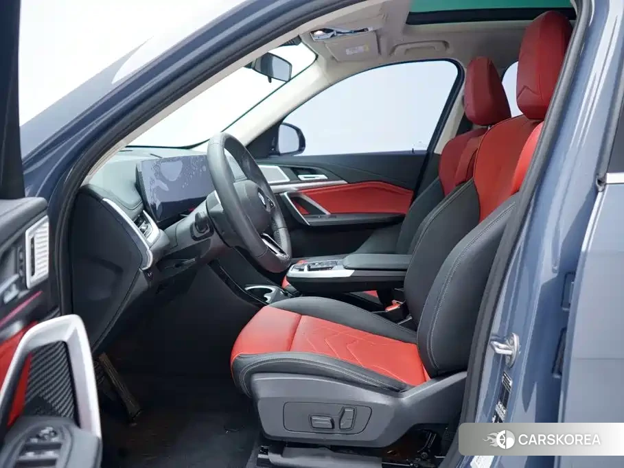 BMW X1 2024 Silver/gray из Китая, фото 3
