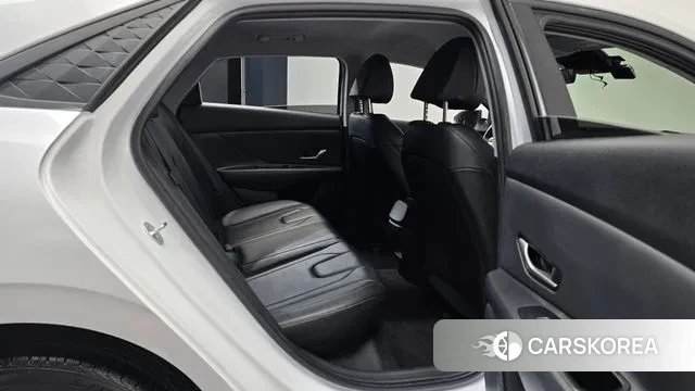 Hyundai The New Avante (CN7) 2023 Белый из Кореи, фото 3