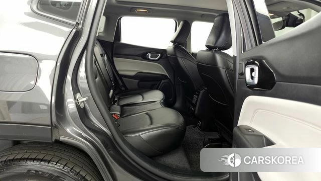 Jeep Compass 2nd Generation 2022 Серый из Кореи, фото 3