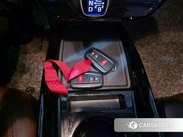 Toyota Prius 4th Generation 2020 Белый из Кореи, фото 3