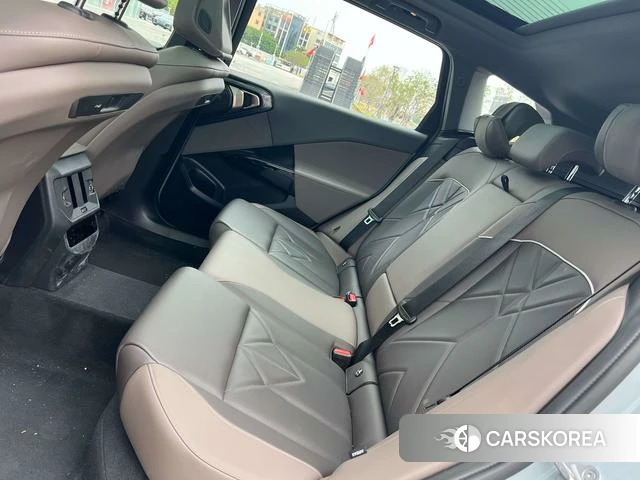 BMW X3 2025 Серебристо-серый из Китая, фото 3