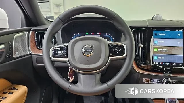 Volvo XC60 second Generation 2024 Белый из Кореи, фото 3