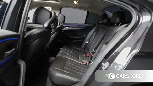 BMW 5 Series (G30) 2018 Серый из Кореи, фото 3