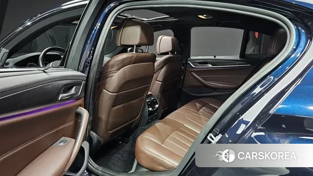 BMW 5 Series (G30) 2018 Черный из Кореи, фото 3