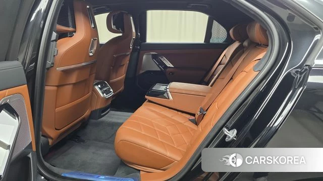 BMW 7 Series (G70) 2025 Черный из Кореи, фото 3