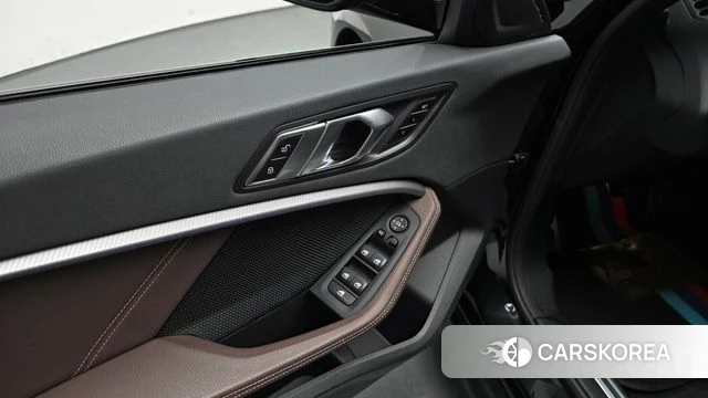 BMW 1 Series (F40) 2021 Черный из Кореи, фото 3