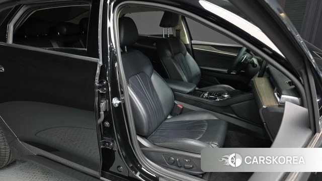 Kia K5 3rd generation 2023 Черный из Кореи, фото 3