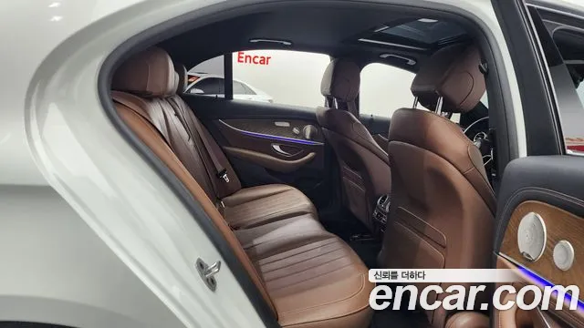 Mercedes-Benz E-Class W213 2023 Белый из Кореи, фото 3