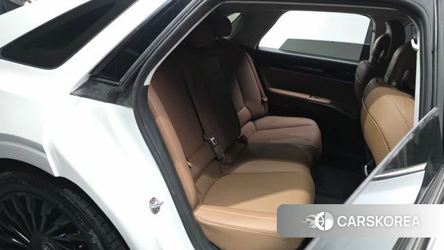 Hyundai Grandeur Hybrid (GN7) 2023 Белый из Кореи, фото 3