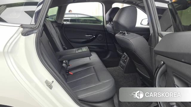 BMW 3 Series GT (F34) 2019 Белый из Кореи, фото 3