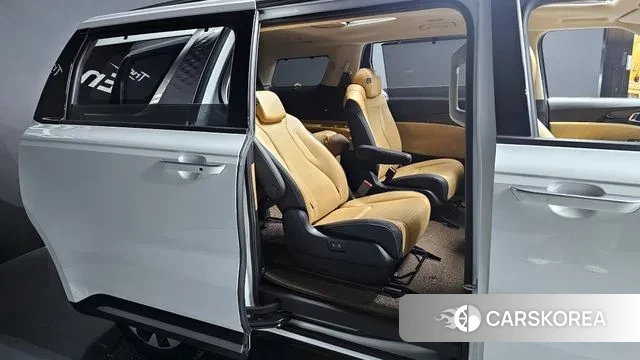 Kia Carnival 4th generation 2023 Белый из Кореи, фото 3