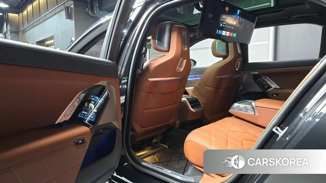 BMW 7 Series (G70) 2025 Черный из Кореи, фото 3