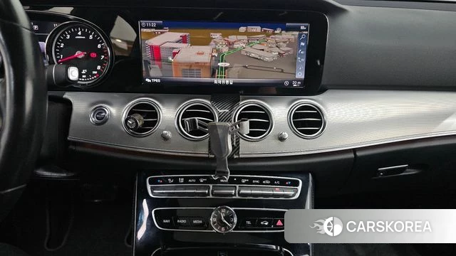 Mercedes-Benz E-Class W213 2019 Серый из Кореи, фото 3
