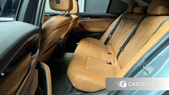 BMW 5 Series (G30) 2018 Серый из Кореи, фото 3