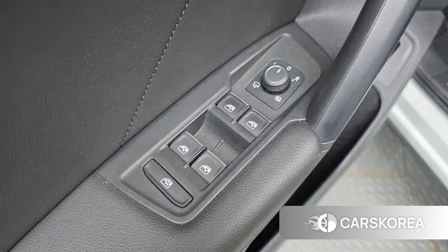 Volkswagen Tiguan second Generation 2021 Белый из Кореи, фото 3