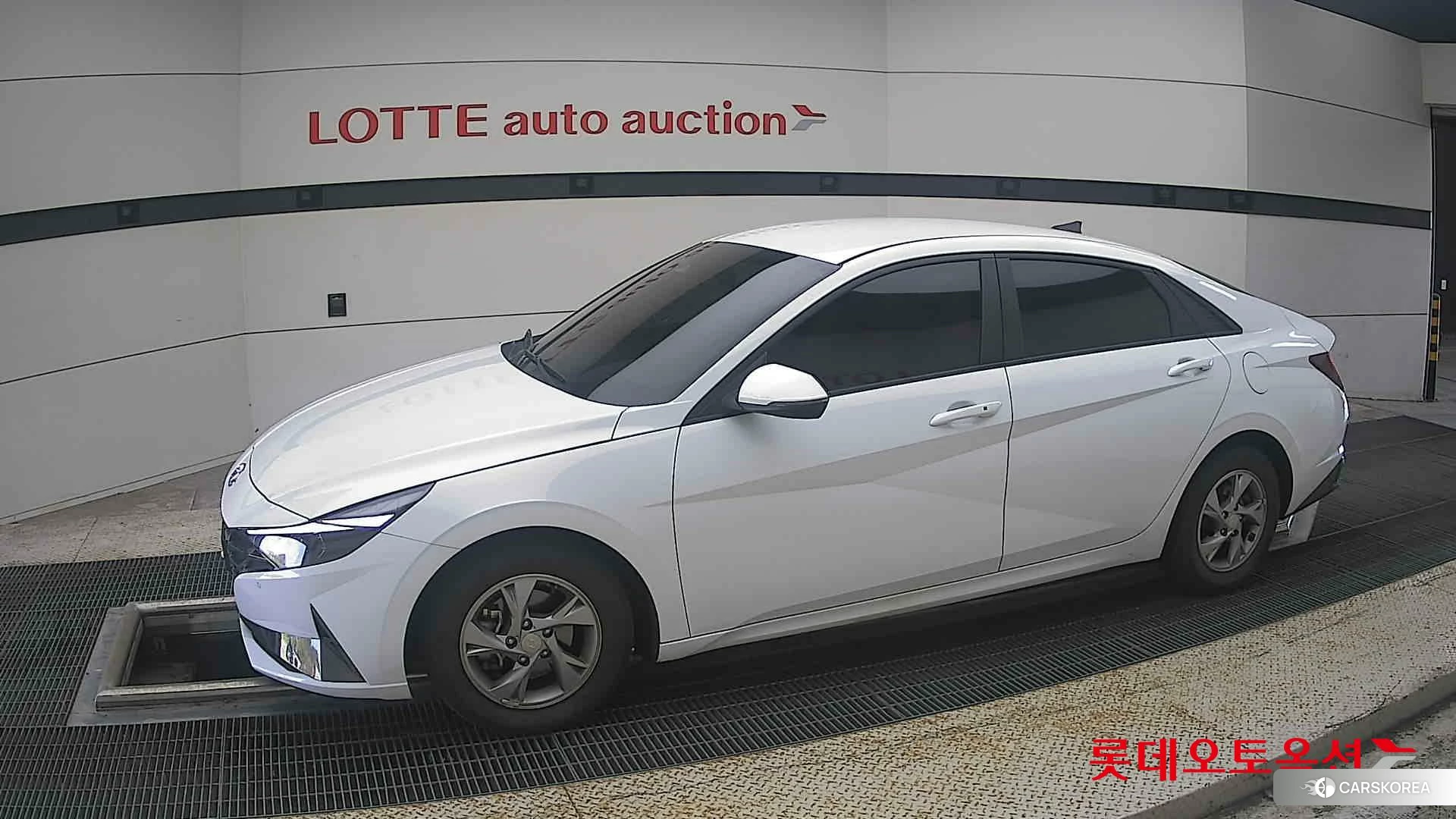Hyundai Avante 2021 Polar White из Кореи, фото 3