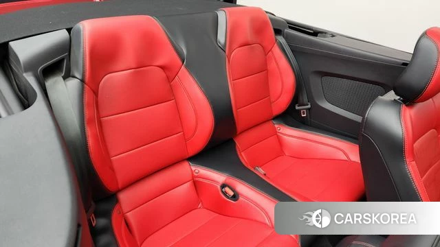 Ford Mustang 7th Generation 2021 Красный из Кореи, фото 3