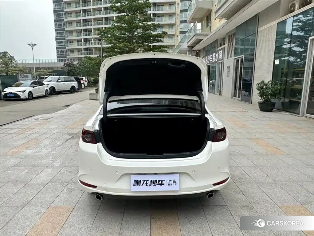 Mazda 3 2022 Белый из Китая, фото 3